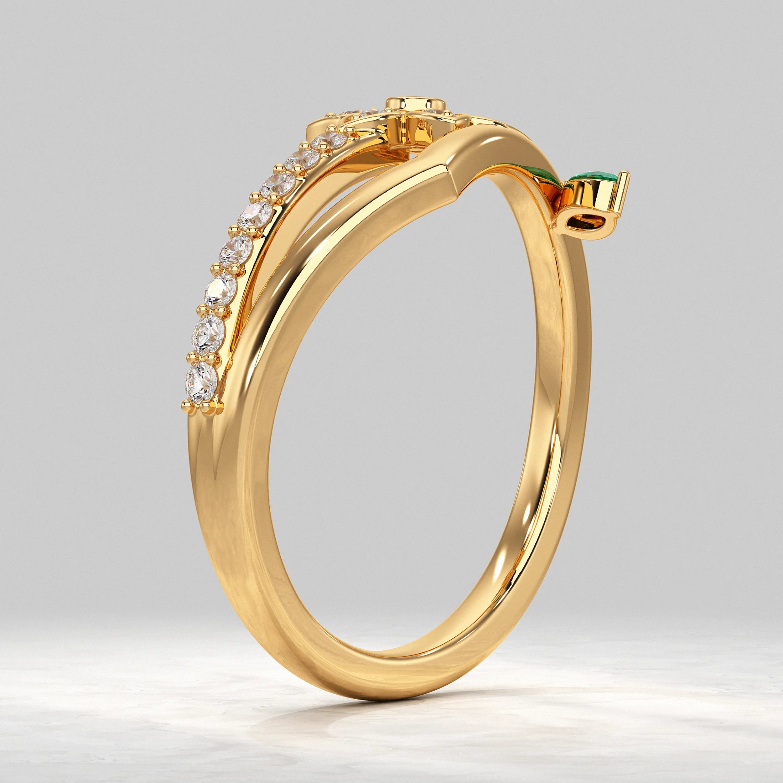 Yellow-Gold-Ring-With-Flower-and- Round-Cut-Diamond