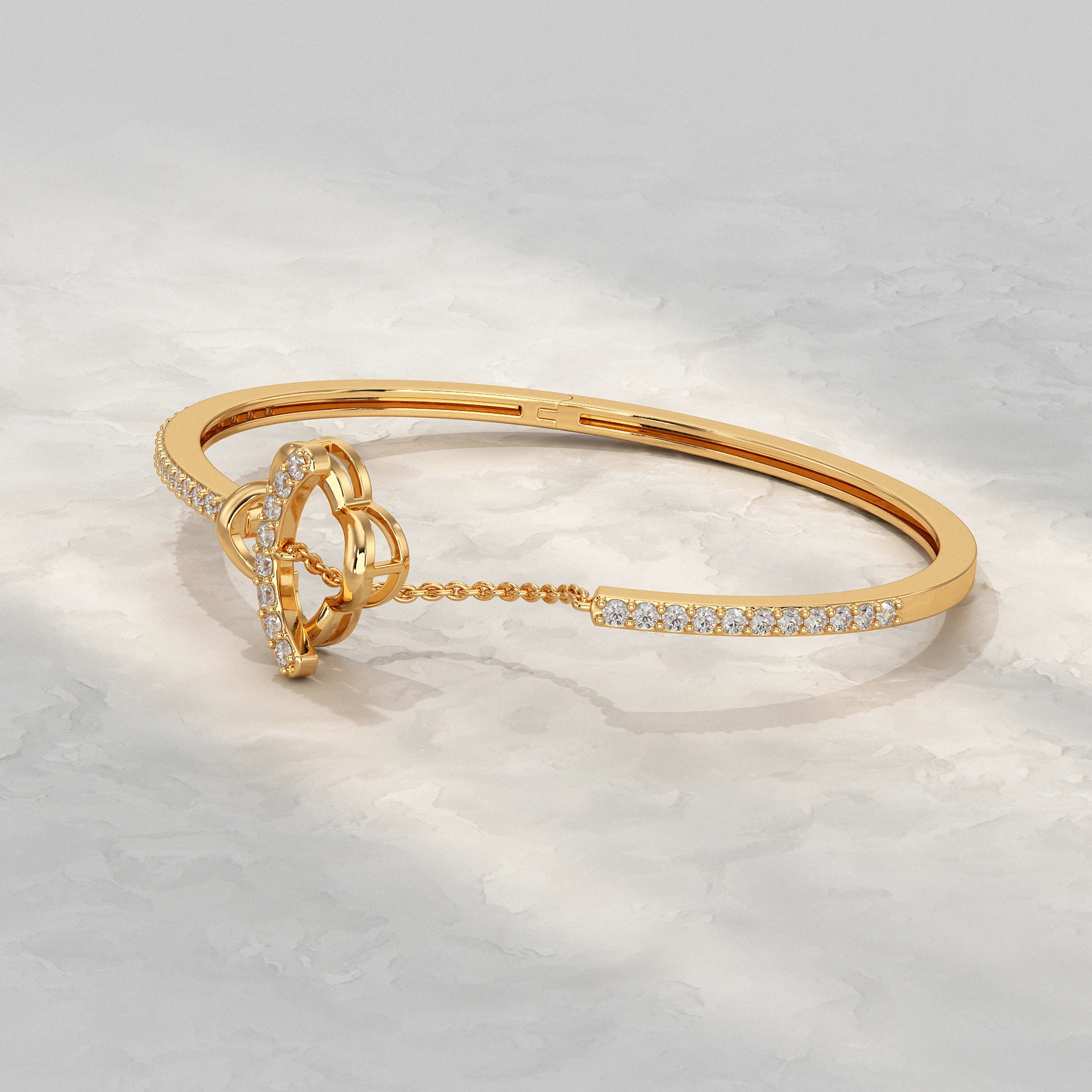Round Lab Diamond Clover Motif Bangle