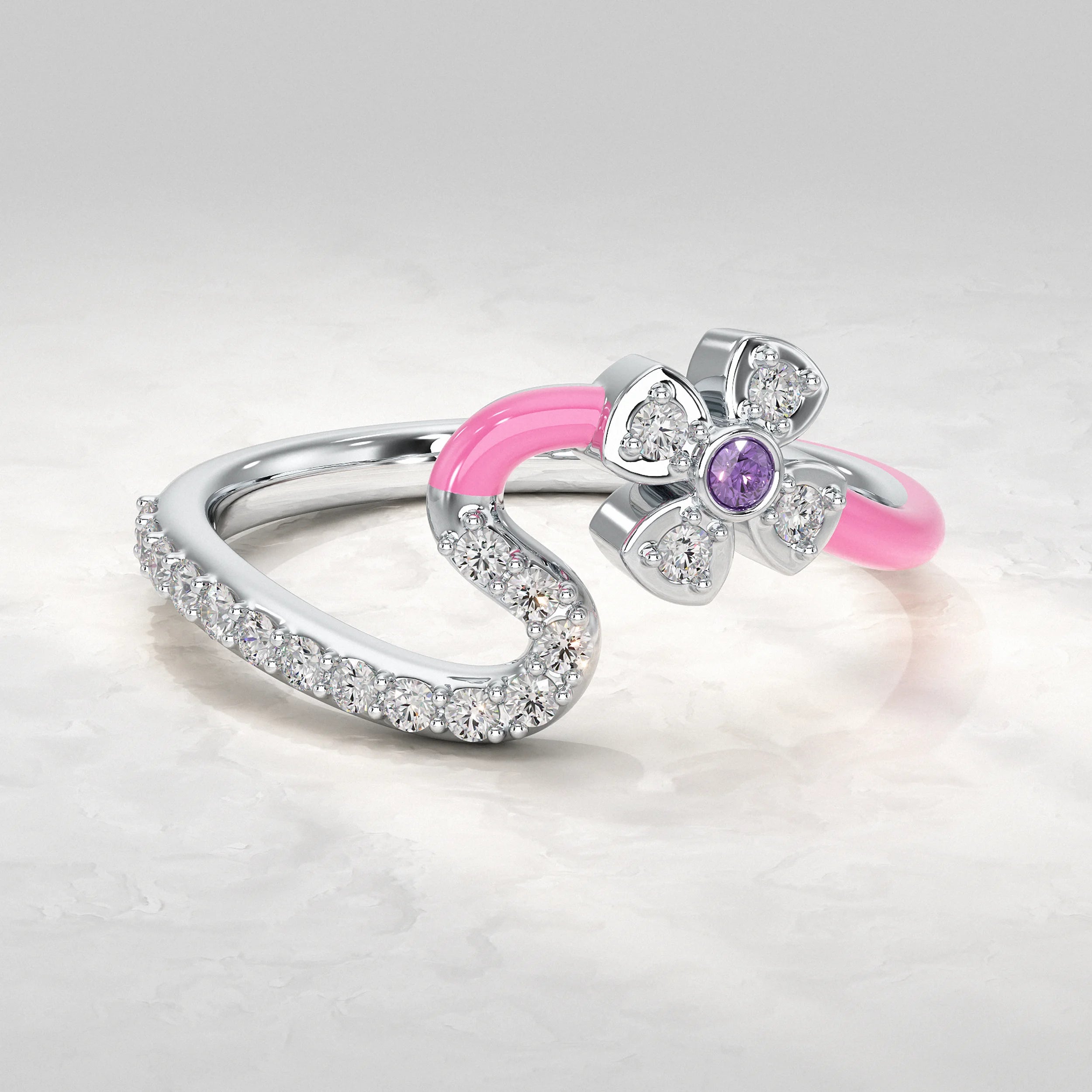 Silver-Ring-With-Flower-Design-and-Diamond