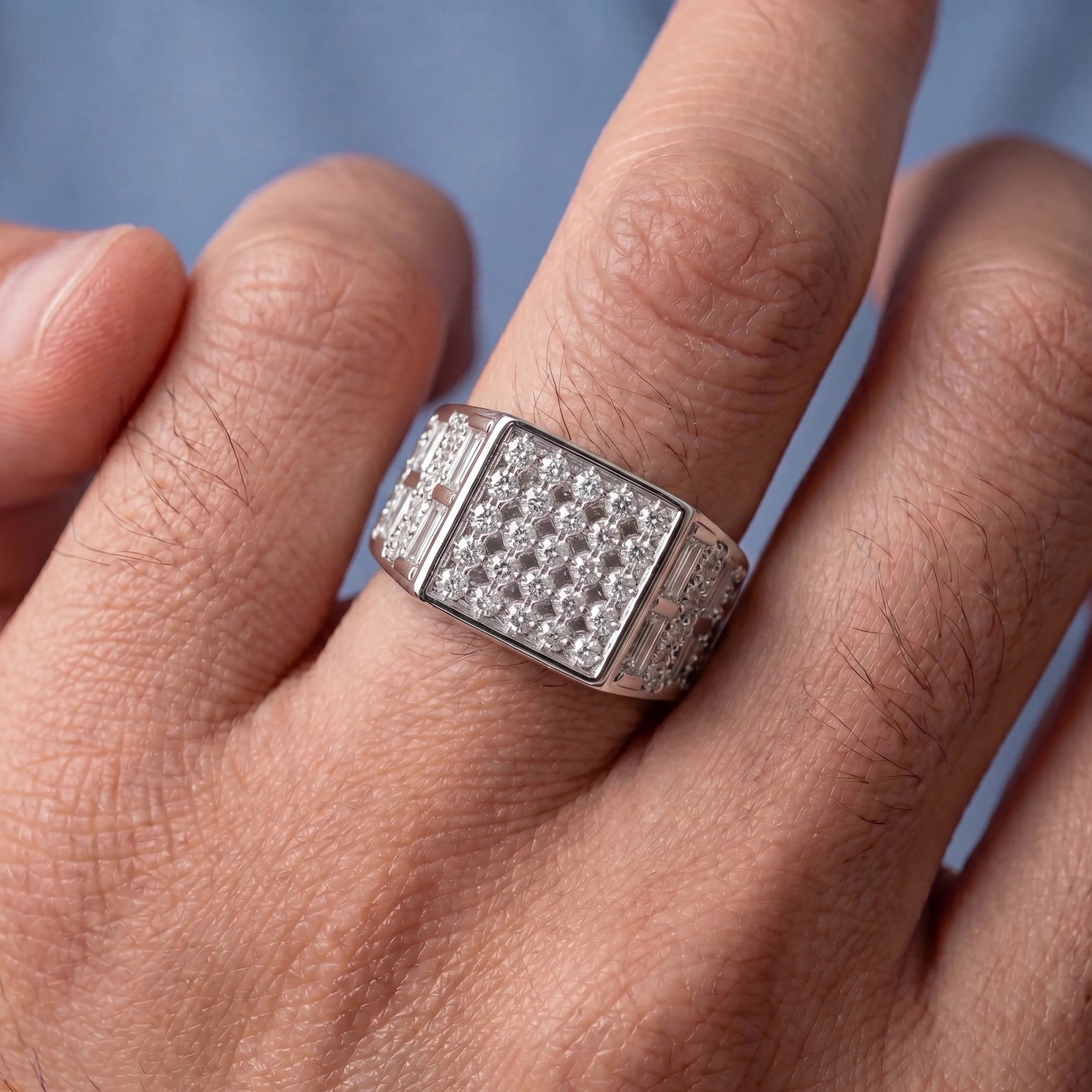 Round Diamond Grid Cluster Men's Ring Band