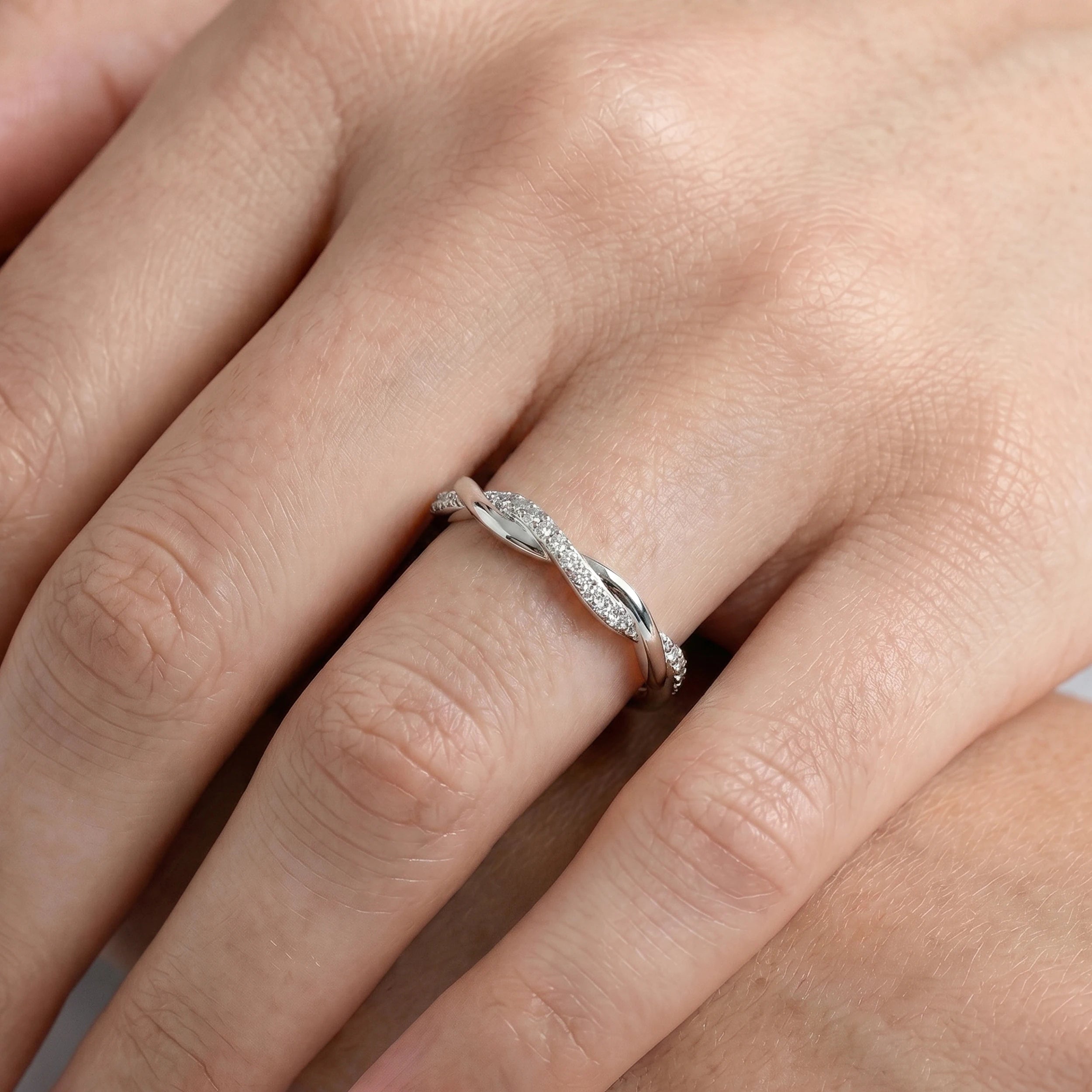 Infinity Twisted Round Diamond Wedding Band