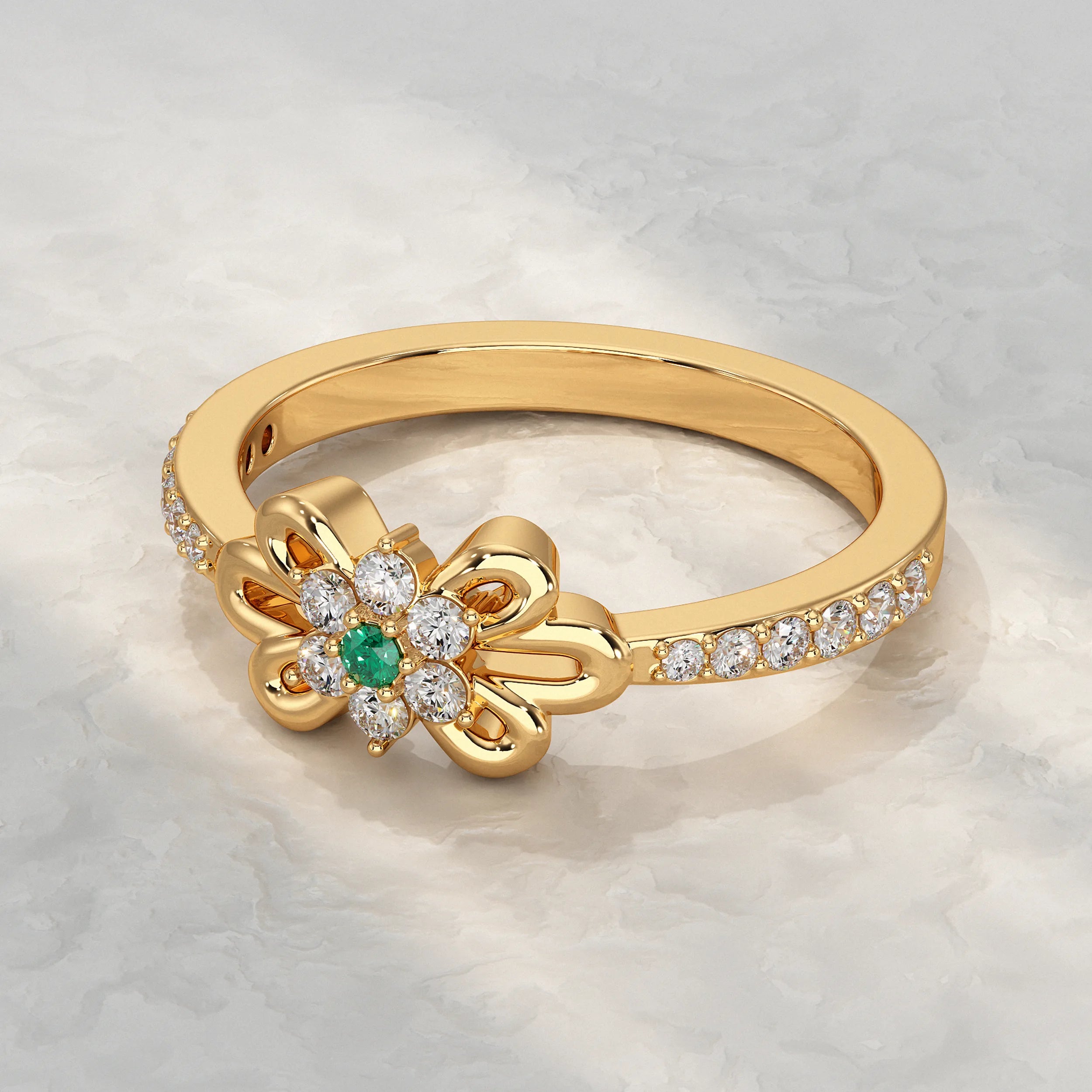 Yellow-Gold-Ring-With-Cluster-Diamond-Setting
