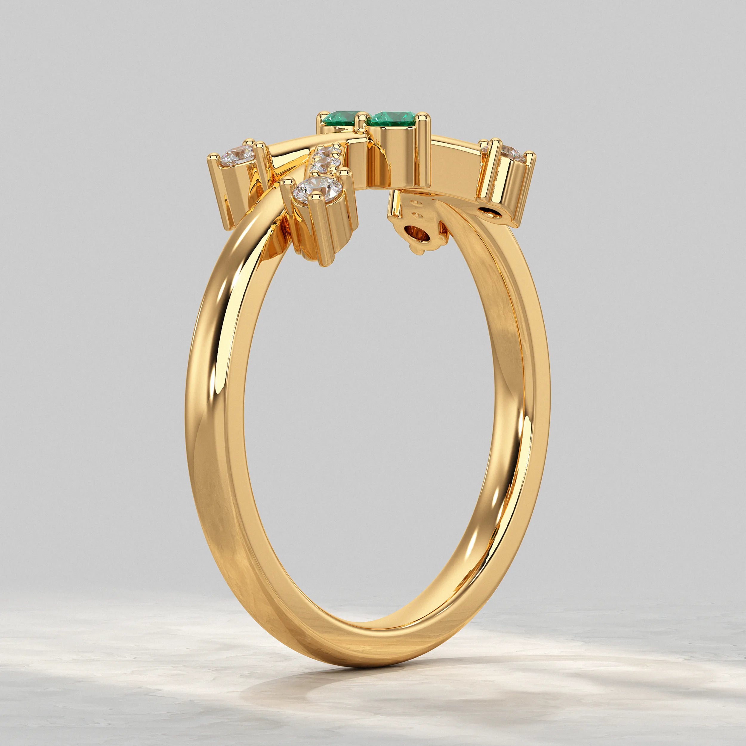 Yellow-Gold-Ring-With-Cluster-Diamond