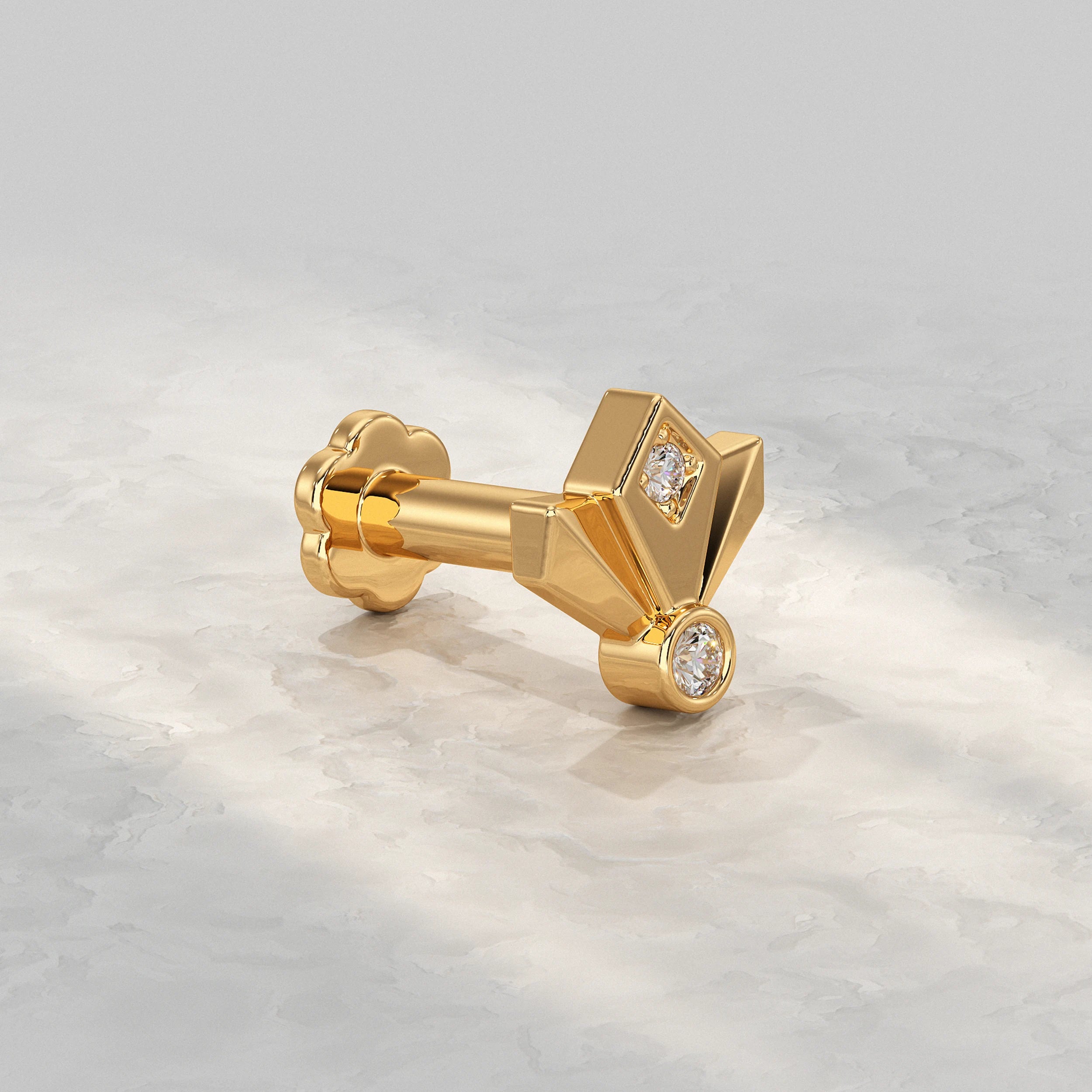 Minimalist-Yellow-Gold-Nose-Stud-With-Geometric-Shape-And-Round-Diamond