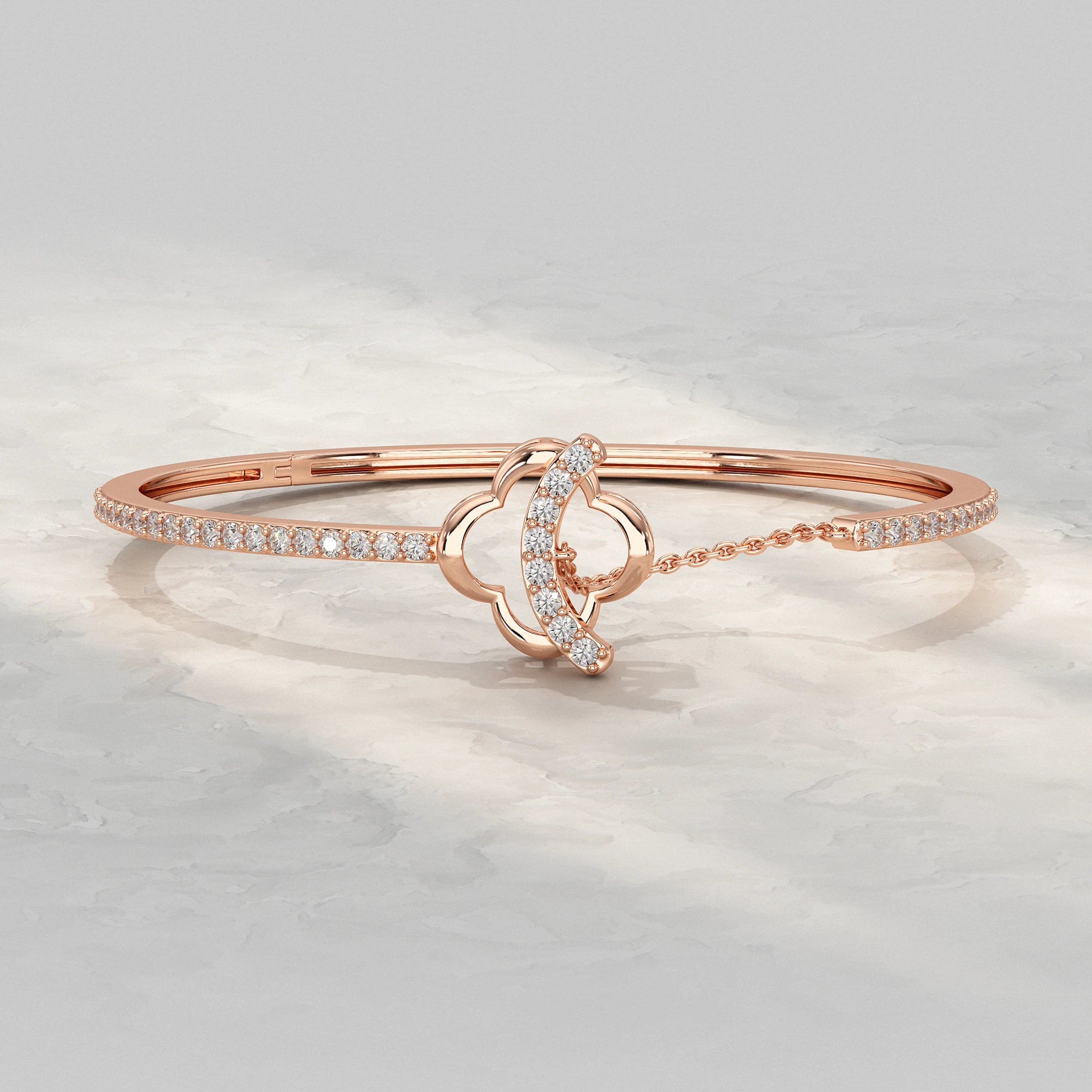 Round Lab Diamond Clover Motif Bangle