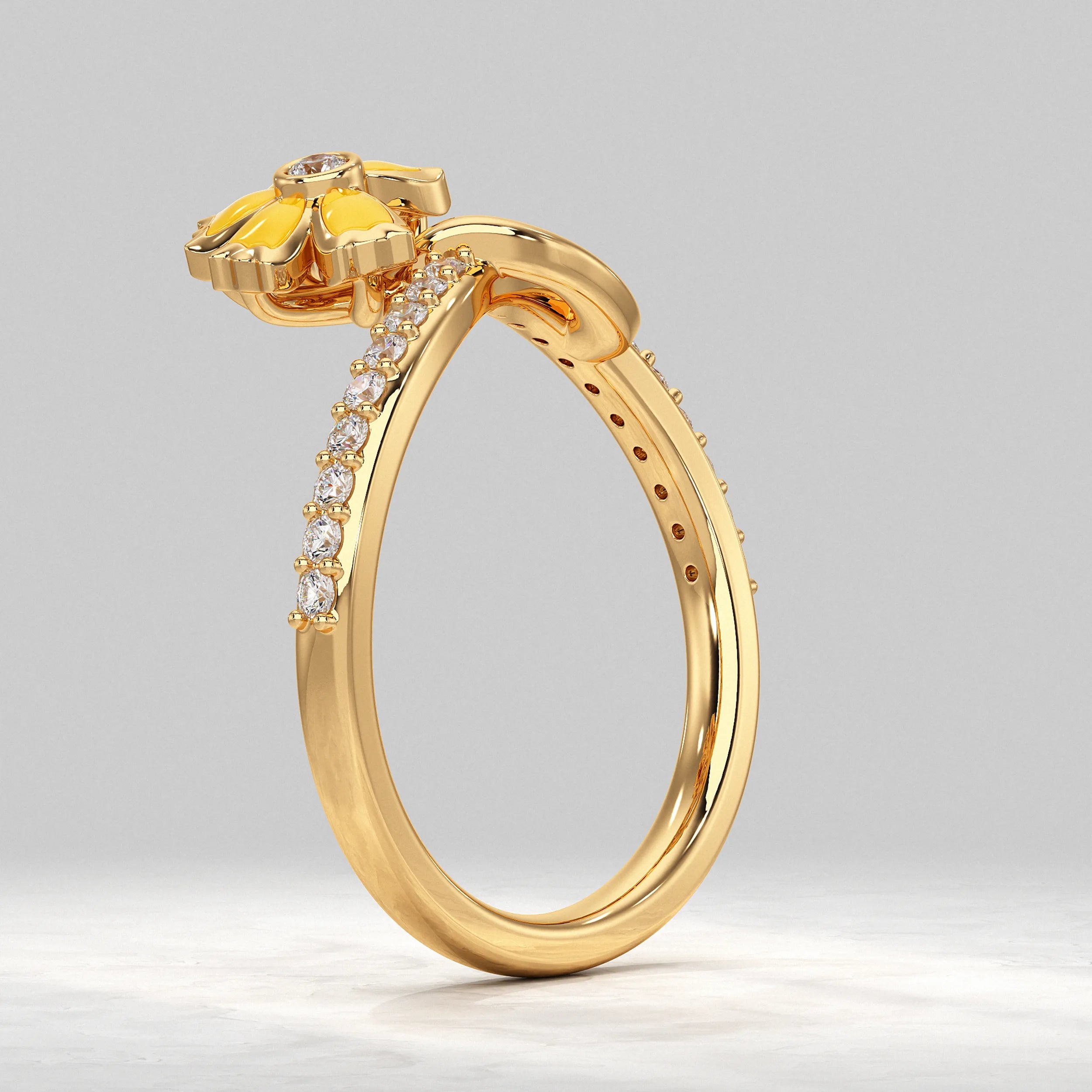 Yellow-Gold-Ring-With-Floral -and- Round-Cut-Diamond